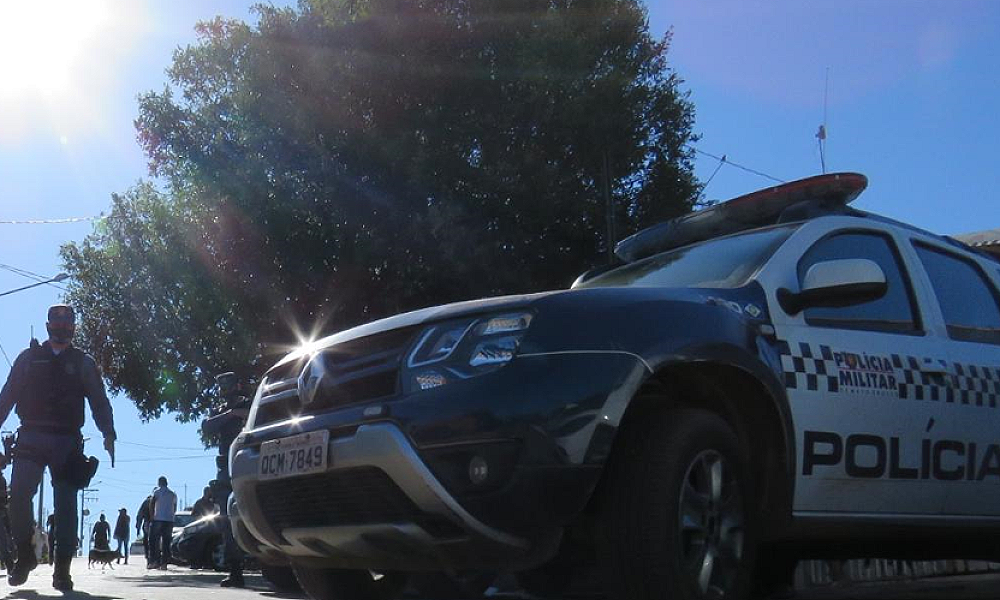 Homem é preso por tentar matar idoso com faca em Campos de Júlio