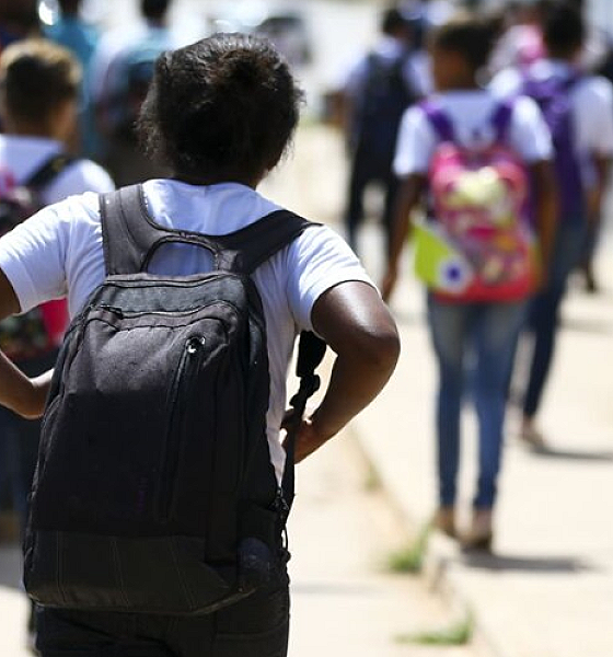 Câmara aprova projeto que pune escolas que recusarem matrículas sem justificativa