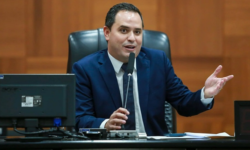 Deputado diz que kits escolares estão levando livrarias à falência em Mato Grosso