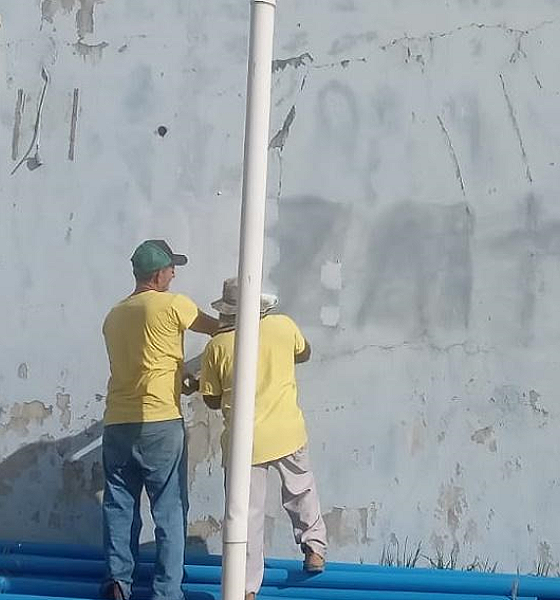 Reeducandos cobrem pichações de facção criminosa em Colniza-MT