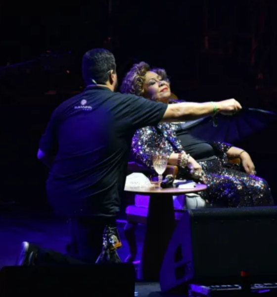 Alcione passa mal durante show em baile de Carnaval no Recife