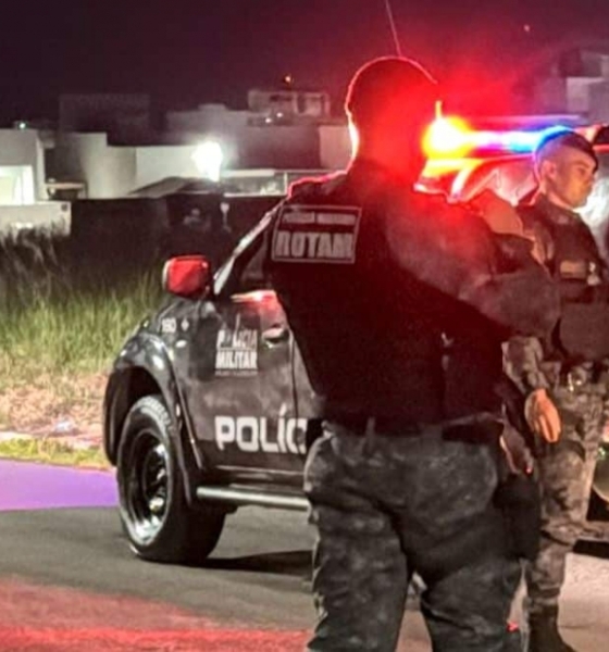 Jovem tenta fugir e acaba detido pela Rotam com revólver e maconha