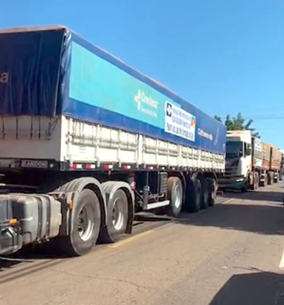 Rondonópolis: Comboio com 16 carretas já está a caminho do Rio Grande do Sul