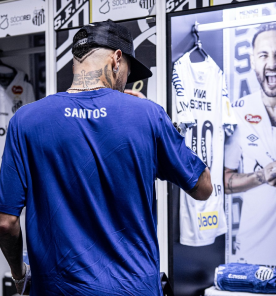 Armário de Neymar na Vila Belmiro será leiloado junto com itens pessoais do jogador