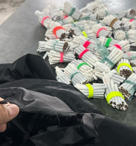 Advogado é flagrado tentando entrar com cigarros escondidos em presídio de Cuiabá