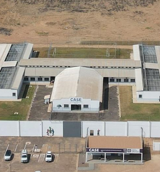 Mulher é flagrada por agentes tentando entregar droga a adolescente em unidade socioeducativa de Sinop