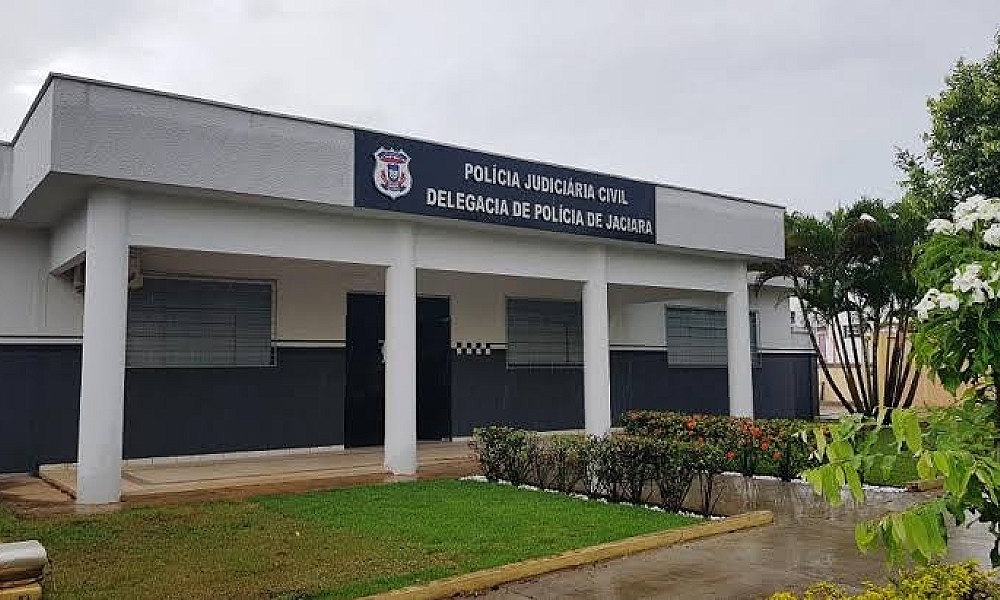 Filho defende mãe de padrasto embriagado e acaba detido em Jaciara