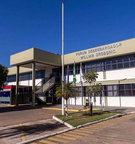 Ré é condenada a 30 anos de prisão por mandar matar ex-namorado em Rondonópolis