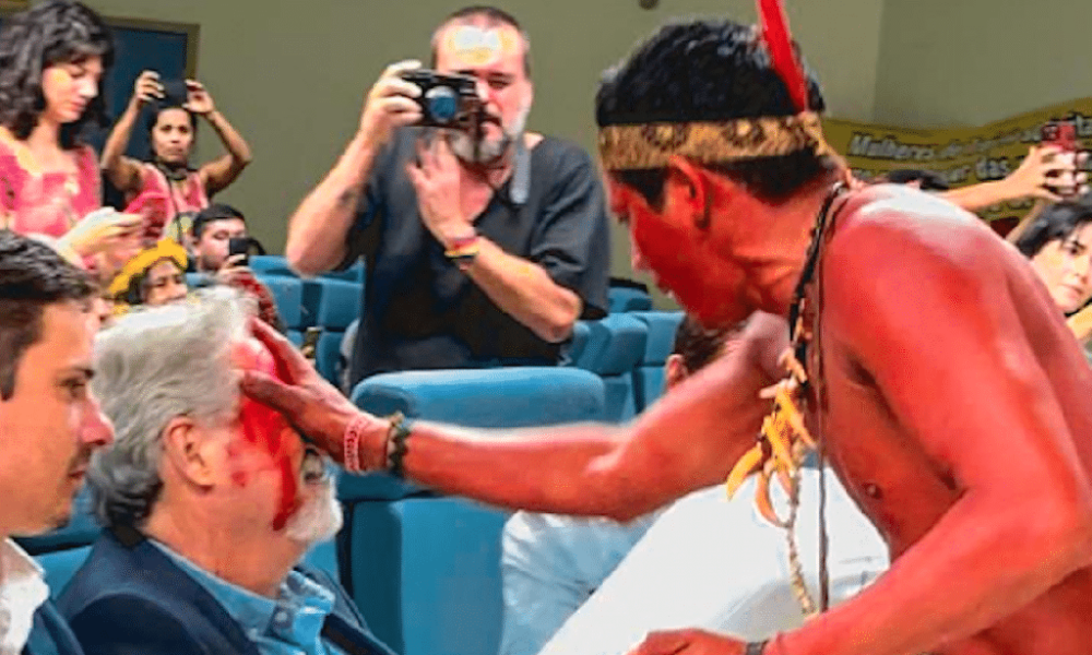 Entidade repudia protesto com urucum em participantes da audiência da ferrovia Sinop-Miritituba