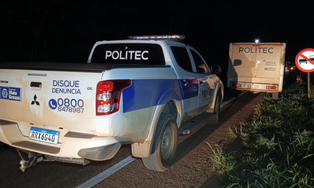 Motociclista morre após ser atingido por carreta 