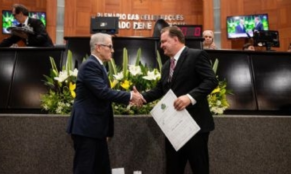 Max Russi e ministro do STJ abordam judicialização da saúde durante palestra