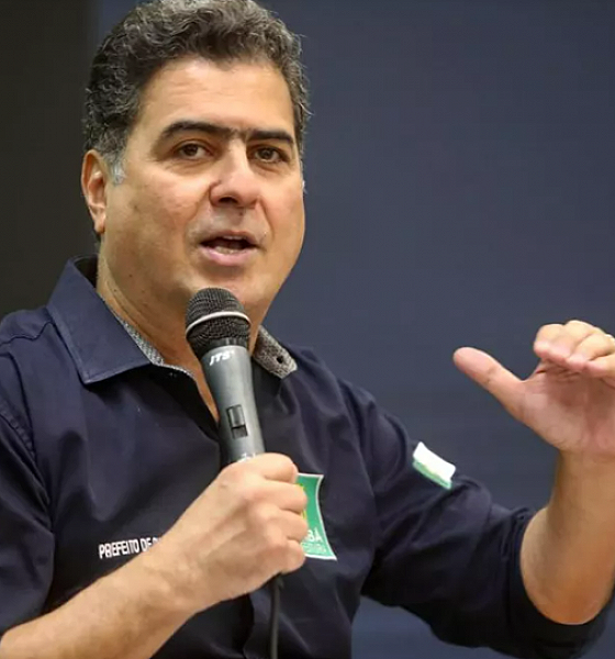 Justiça bloqueia contas e suspende passaporte e CNH de ex-prefeito de Cuiabá por dívida milionária