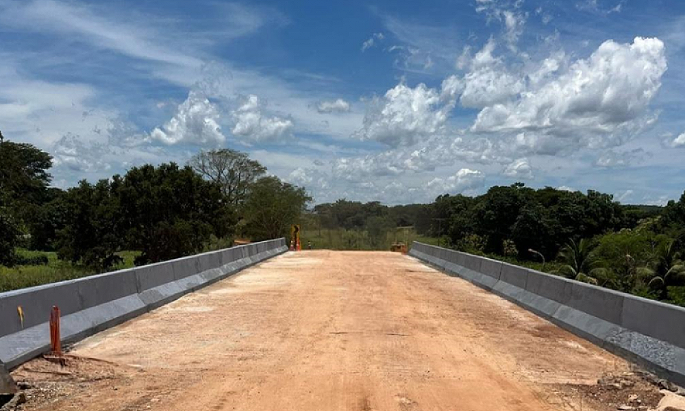 Sinfra-MT entrega nova ponte sobre Córrego Jaguaribe e restabelece tráfego na MT-020