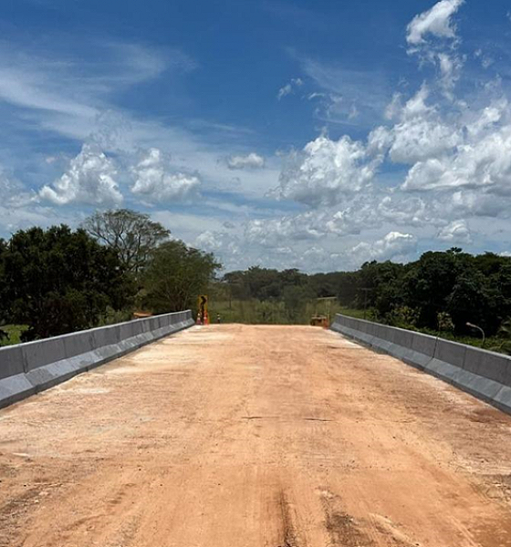 Sinfra-MT entrega nova ponte sobre Córrego Jaguaribe e restabelece tráfego na MT-020