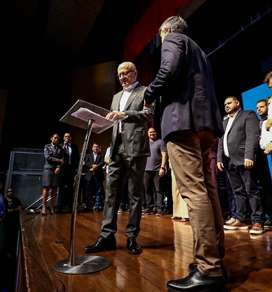 Vice-governador anuncia R$ 40 milhões para construção de creches e assina editais para alfabetização em MT