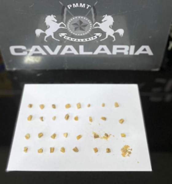 Adolescente é apreendido com 31 pedras de pasta base de cocaína