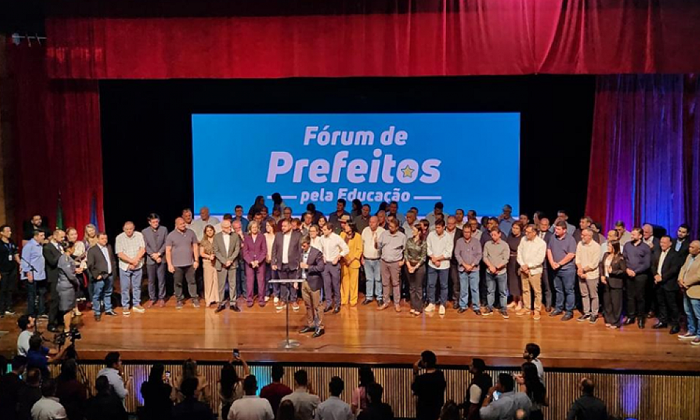 Preparação para o SAEB domina debates no encerramento do 1º Fórum de Prefeitos pela Educação