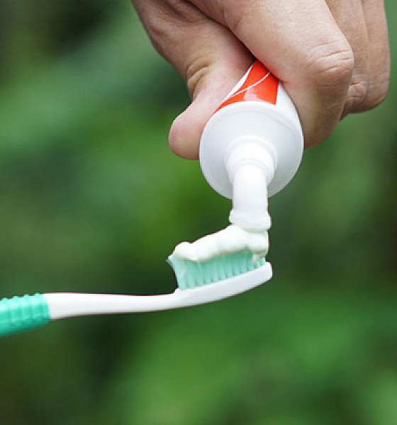 Anvisa suspende interdição do Colgate Total Clean Mint, mas mantém alerta sobre reações adversas