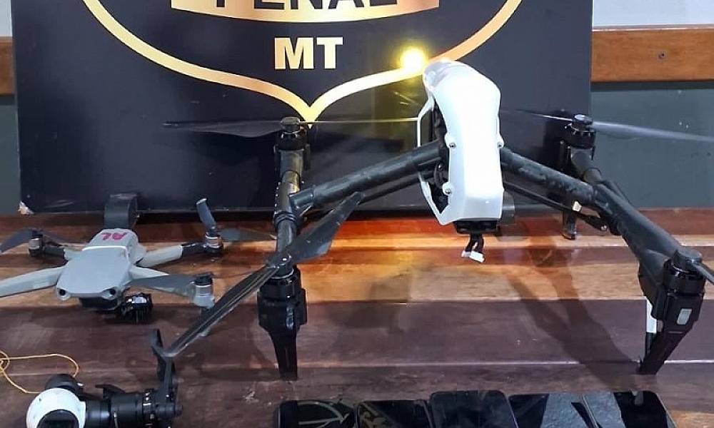 Policiais penais abatem mais dois drones e evitam entrada de cinco celulares em penitenciária