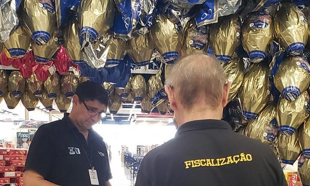 IPEM-MT fiscaliza produtos de Páscoa e pescados em Cuiabá e Várzea Grande
