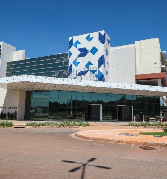 Governo de MT apresenta a deputados estaduais como Hospital Central irá funcionar