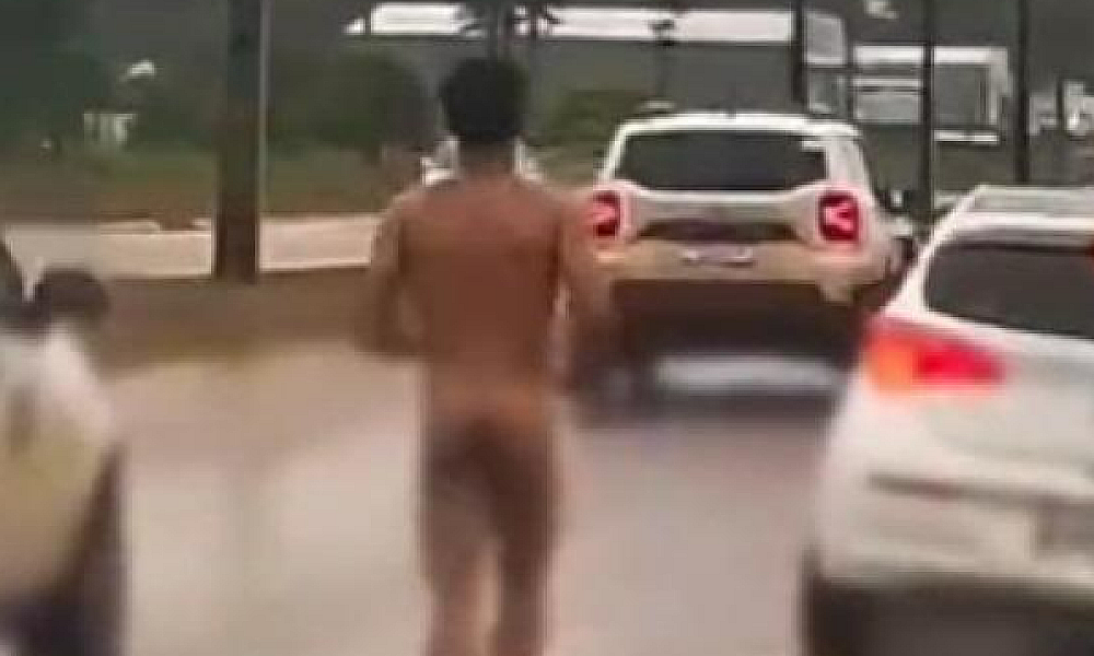 Homem é flagrado correndo nu pelas ruas de Sinop