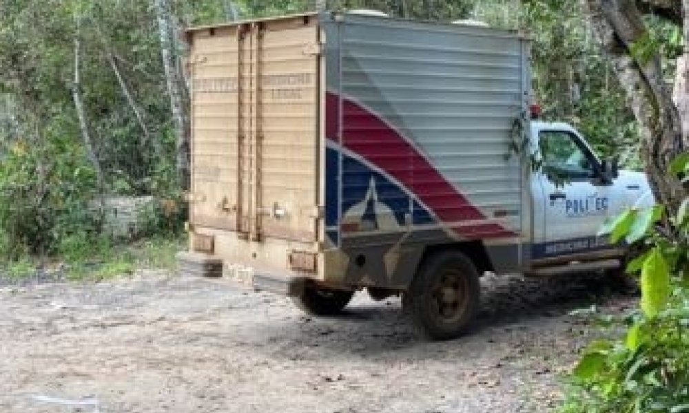 Menina de 17 anos é morta a tiros dentro de banheiro de casa