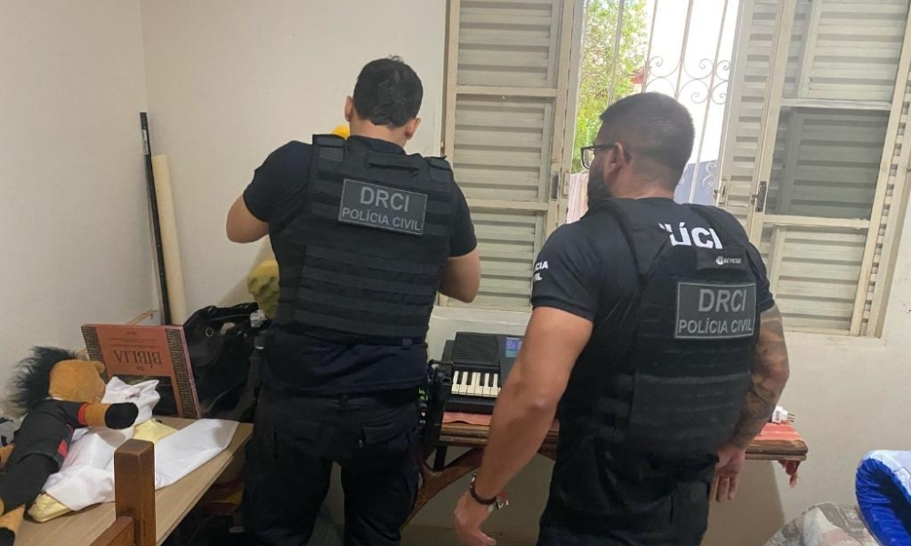 Polícia Civil cumpre mandados contra menor que disseminava discurso de ódio e ameaça à vida de mulheres