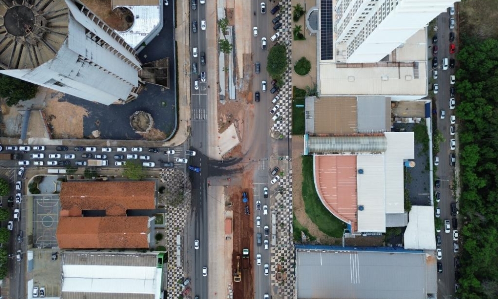 Cruzamento na avenida do CPA será interditado para concretagem de pistas do BRT