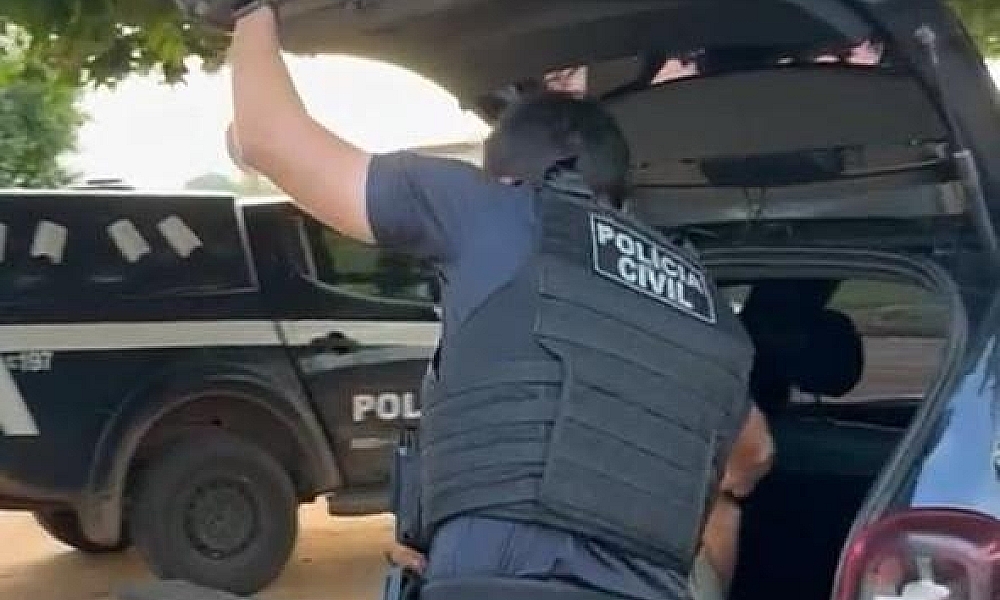 Foragido por morte de policial civil aposentado é preso pela Polícia Civil em balsa no Rio Teles Pires