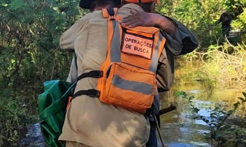 Corpo de Bombeiros resgata dois homens que estavam desaparecidos na mata pantaneira