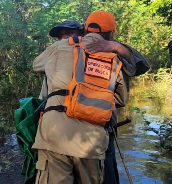 Corpo de Bombeiros resgata dois homens que estavam desaparecidos na mata pantaneira