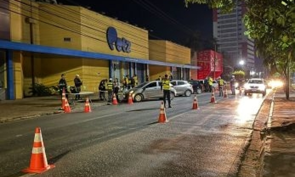 Blitz da Lei Seca prende 6 motoristas bêbados na Miguel Sutil