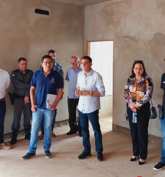 Diretor e delegada regional visitam obras da nova Delegacia de Campo Novo do Parecis