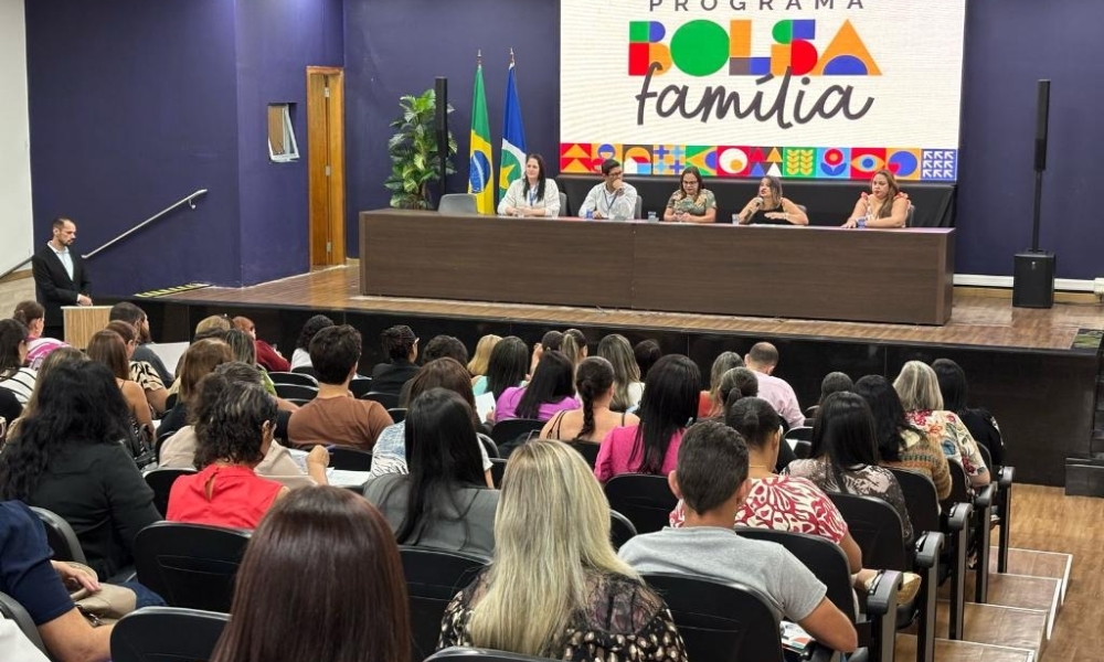 Seduc realiza encontro com profissionais das escolas estaduais com foco no programa Bolsa Família
