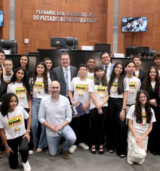 Estudantes da Escola Militar Dom Pedro II são empossados como deputados do Parlamento Jovem de MT