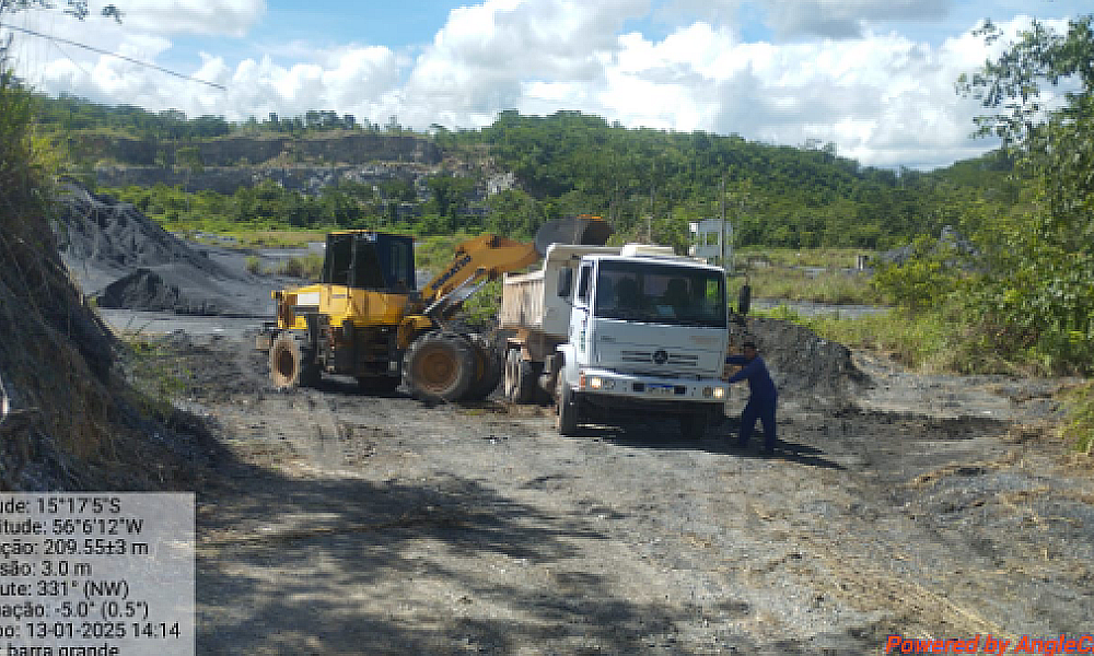 Prefeitura de Cuiabá intensifica serviços de patrolamento após período chuvoso