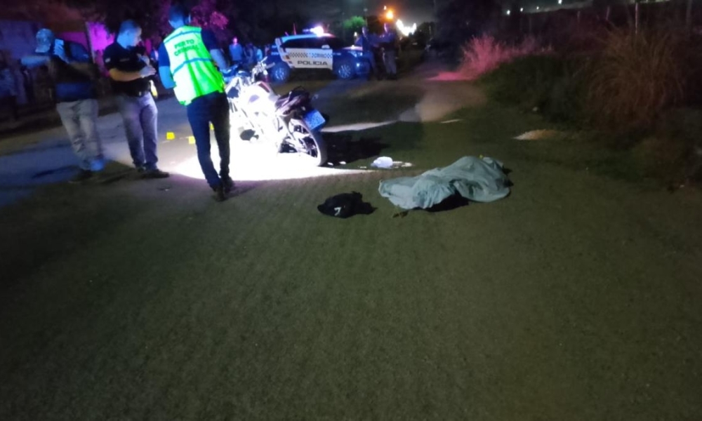 Dois jovens morrem em acidente de moto em Cuiabá