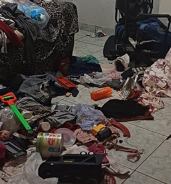 Mulher embriagada é detida após invadir casa da vizinha em Jaciara