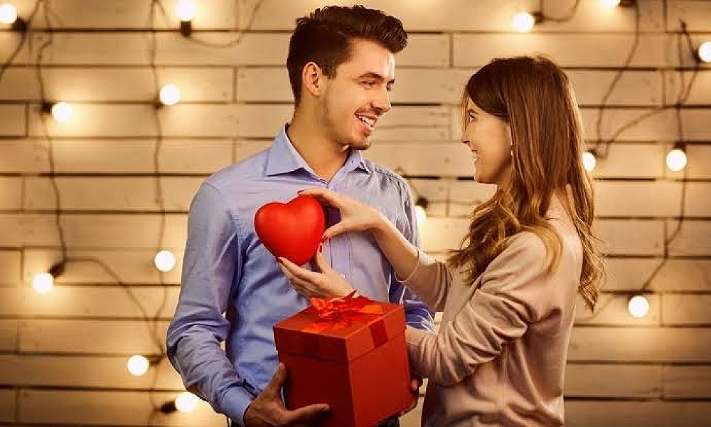 O Dia dos Namorados no Brasil: Uma Data Criada para Apaixonar e Vender