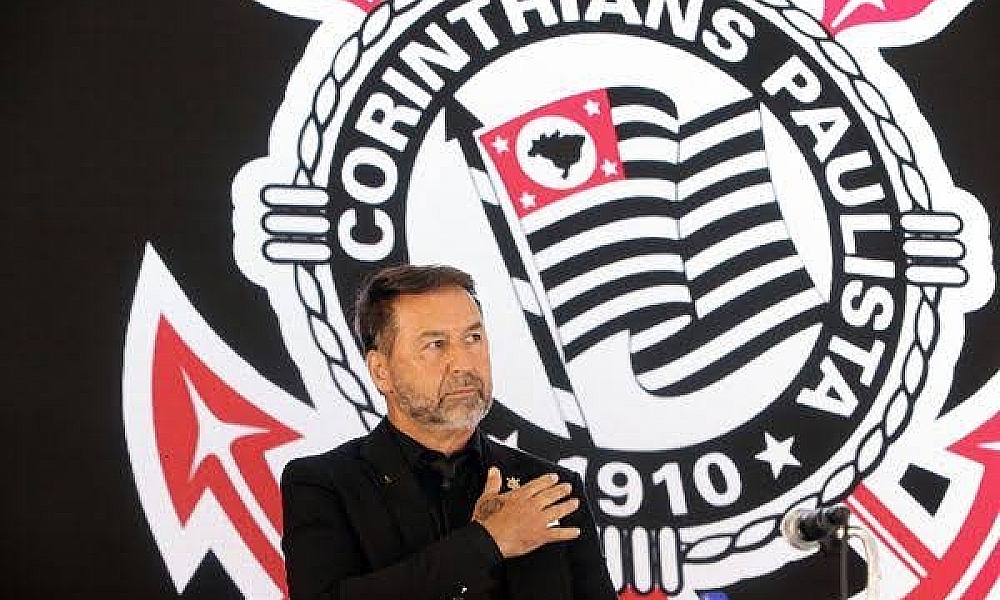 Ezze Seguros Estuda Rescisão de Contrato com Corinthians Após Declarações do Presidente Augusto Melo