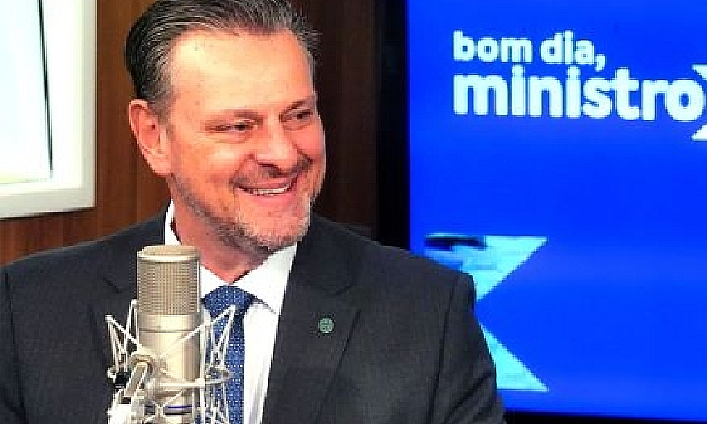 Deputado diz que Fávaro está sem prestígio político e pode cair
