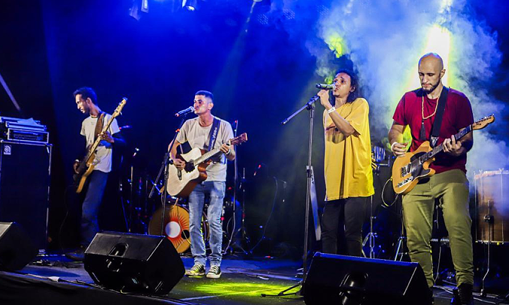 Contemplada em edital, banda Colisão Interna faz pré-lançamento do primeiro álbum neste sábado (17)