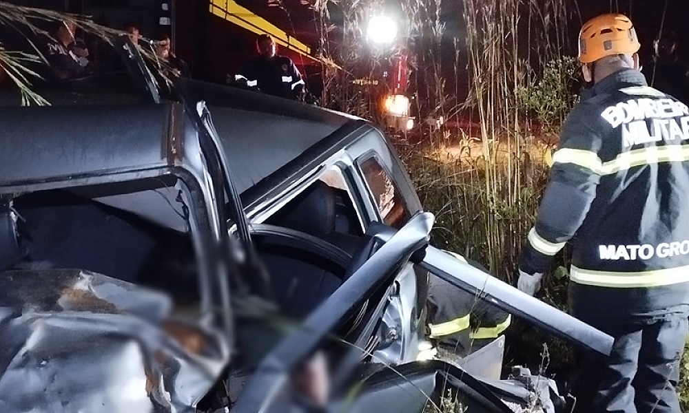 Motorista morre preso às ferragens após capotamento na MT-130, em Poxoréu