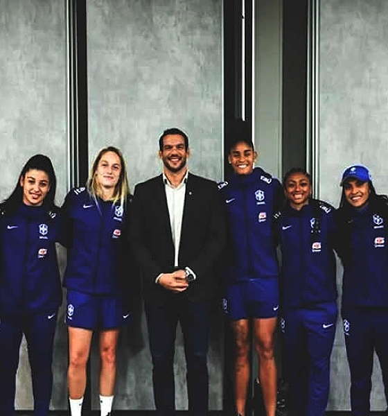 Presidente recém-eleito da CBF anuncia foco em ampliar recursos para o futebol feminino  