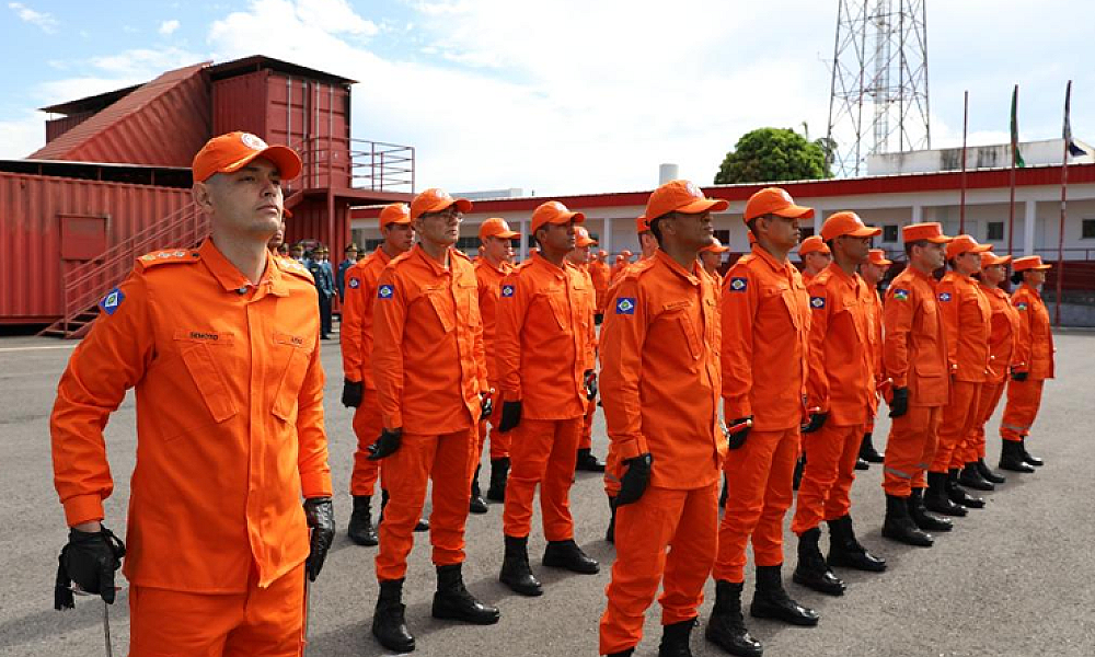 Corpo de Bombeiros de MT adere a padrão internacional e adota fardamento laranja