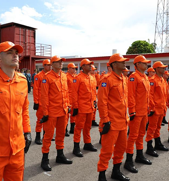 Corpo de Bombeiros de MT adere a padrão internacional e adota fardamento laranja