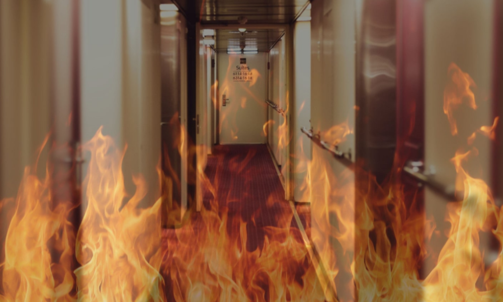 NAVIO DE CRUZEIRO PEGA FOGO 400 PESSOAS A BORDO NA ESPANHA