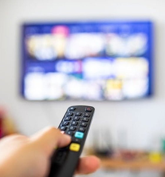 TV por assinatura perde mais da metade dos clientes em 10 anos