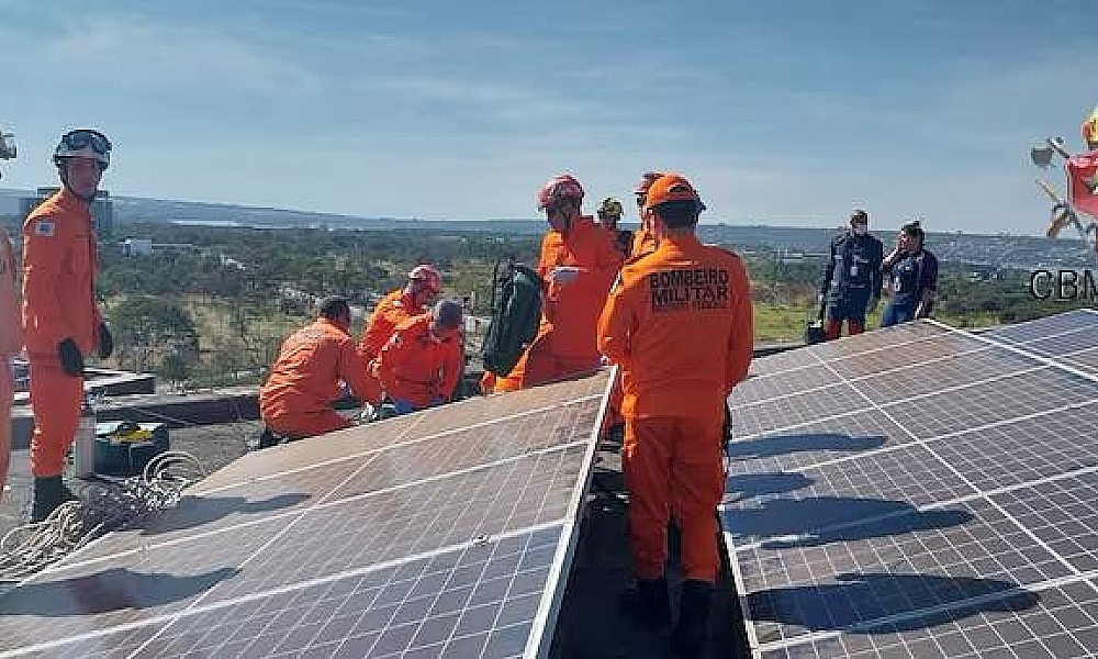 Homem de 39 anos morre eletrocutado enquanto realizava manutenção em painéis solares no TST